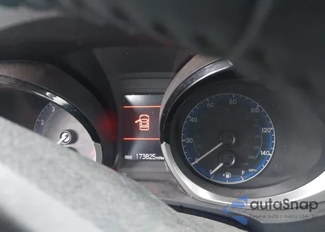 2016 Toyota Corolla S Plus z USA, uszkodzony, nr VIN 5YFBURHE5GP552272